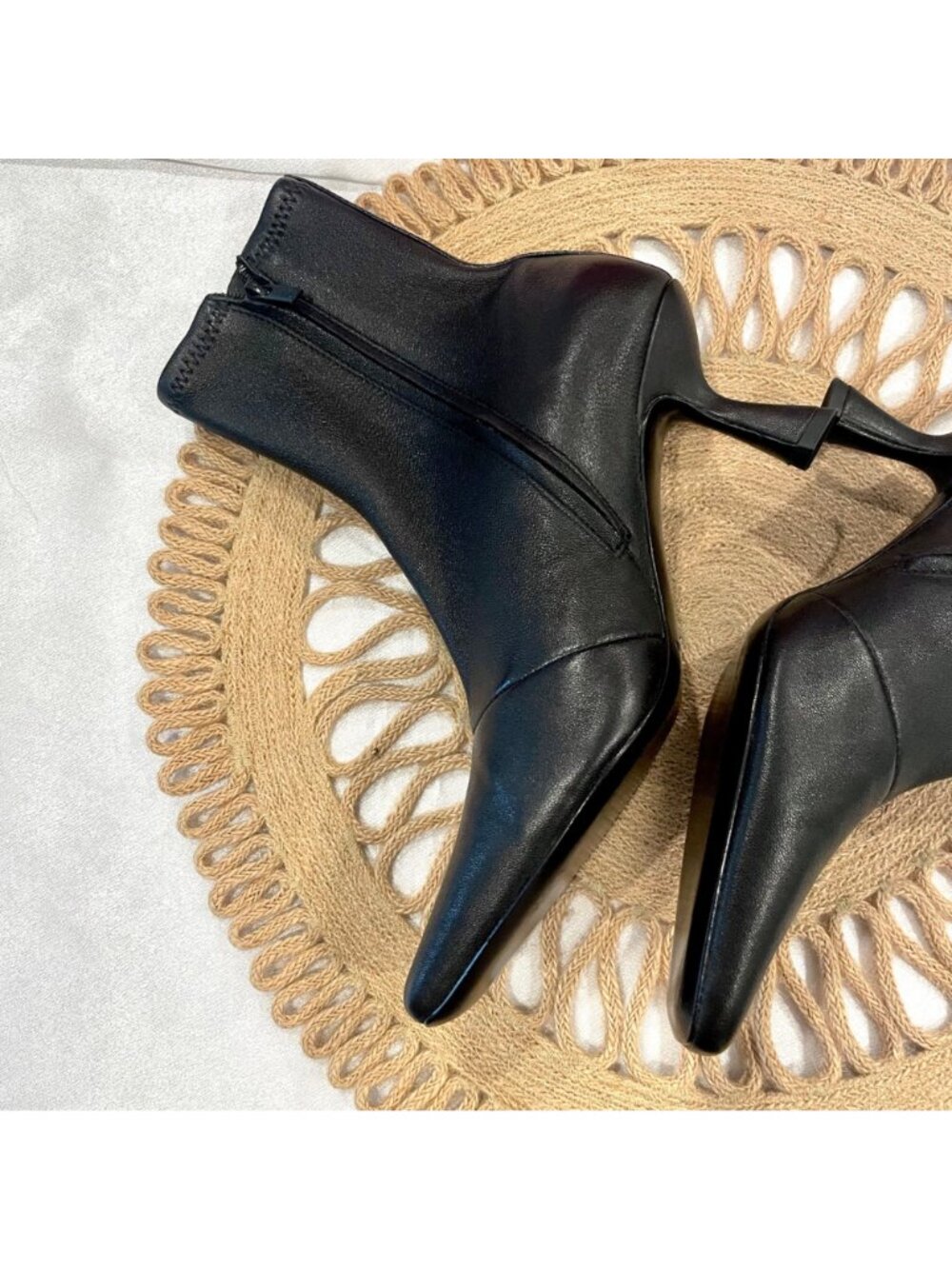 NWOT Loeffler Randall Thandy Curved Heel Ankle Boots Size 6 Black Leather - Picture 3 of 8